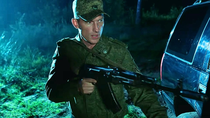 Он вернулся из тюрьмы и сразу вступил в войну с контрабандистами / Боевик